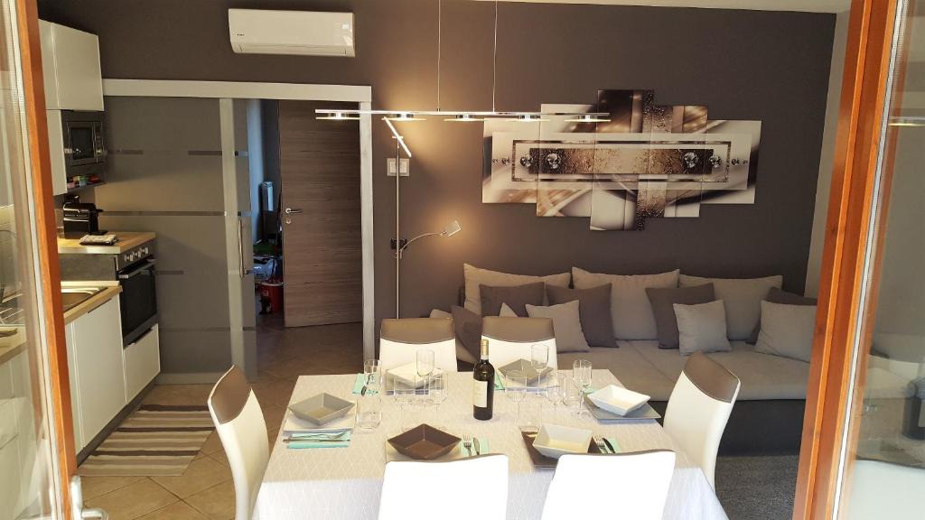 Moniga del Garda Apartment | Corte Magenta