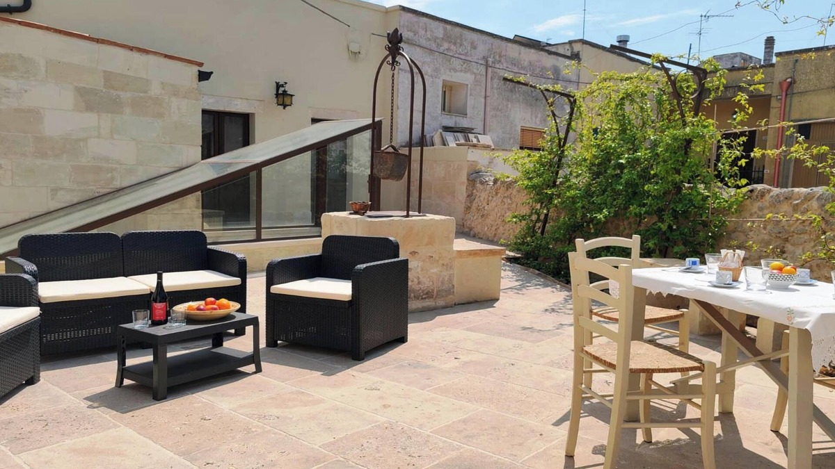 Martano Apartment | Corte San Giorgio Boutique apt with airco, Martano, Italy