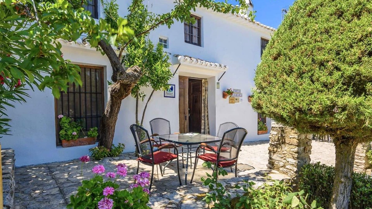 Priego de Cordoba Cottage | CORTIJO CASABLANCA. Private swimming pool. Ideal for families with children. Field, 50,000 m 2