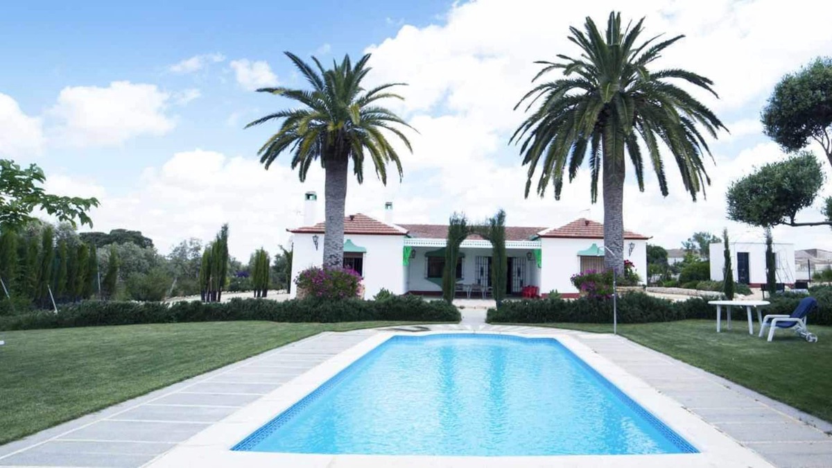 Pedrera House | Cortijo Pedrera Tourist Farm House