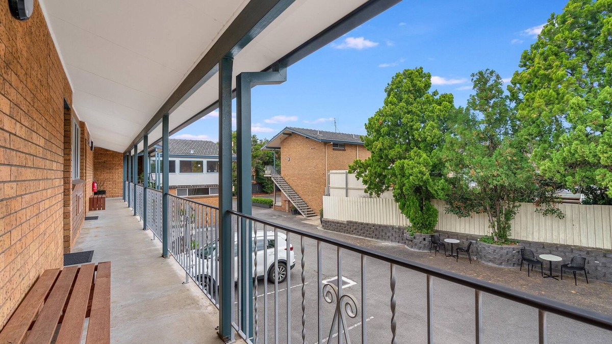 Adamstown Hotel | Cosmo Motel Adamstown