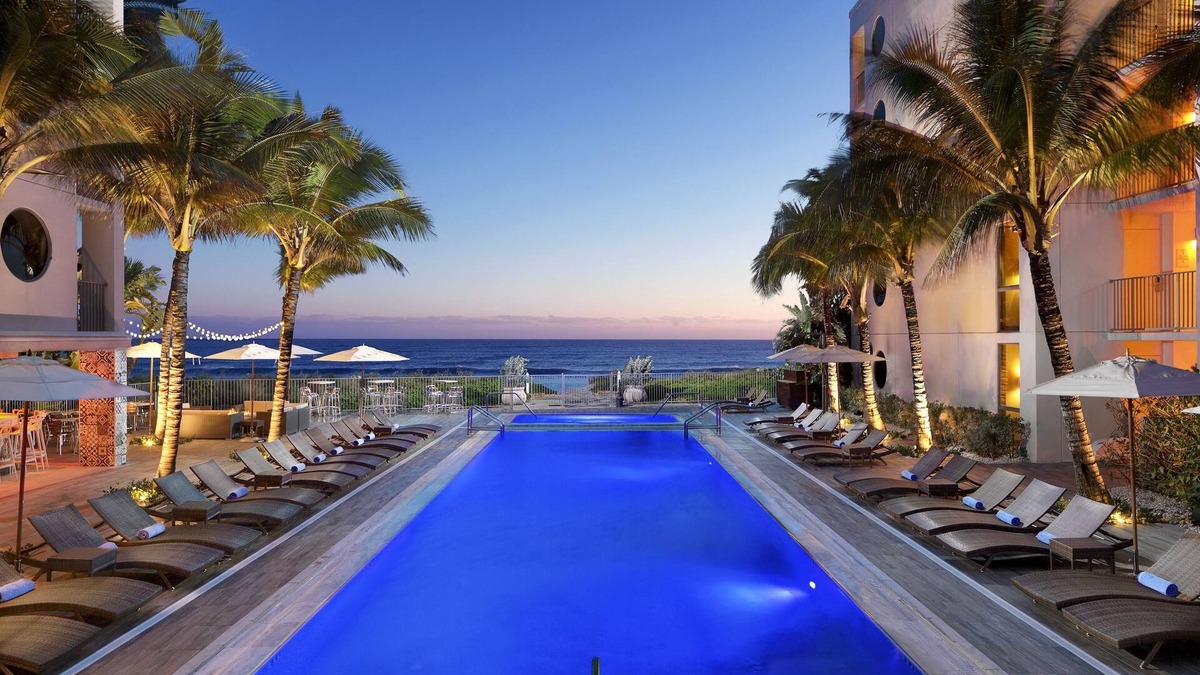 Central Beach Hotel | Costa d'Este Beach Resort and Spa