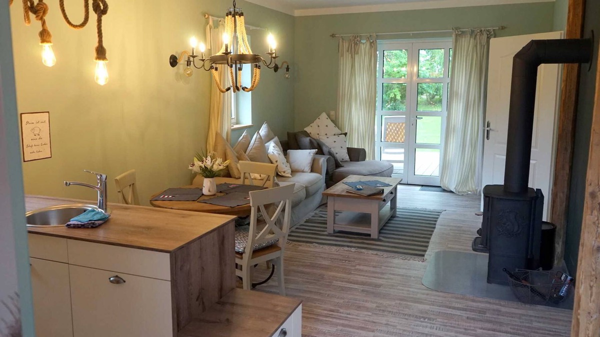 Schwarbe Apartment | Costume 1 - Bela Horse Farm/TZR