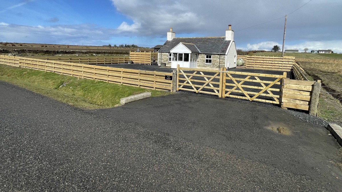 North Watten Cottage | Cosy 1 Bedroom Highland Cottage