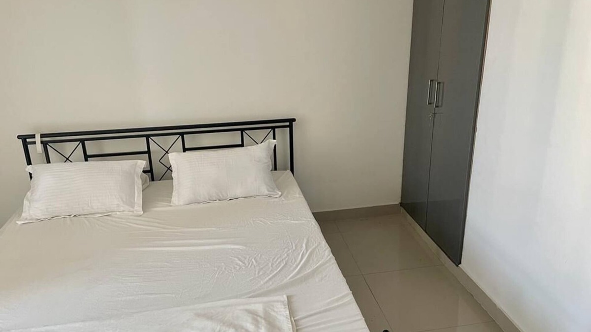 Sector 70 Apartment | Cosy 1 Bedroom in a 3 BHK Apartment in the Heart of NOIDA!