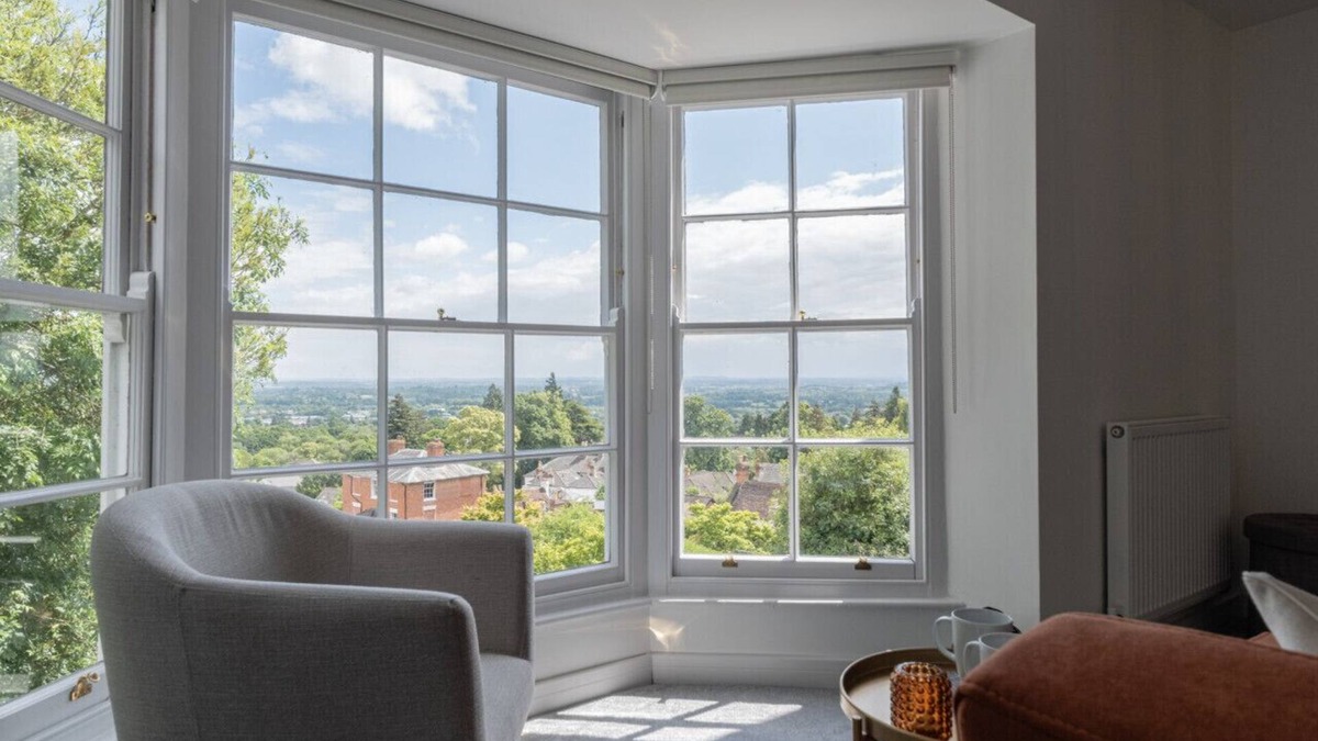 Malvern Apartment | Cosy 1BD in Malvern With Stunning Views