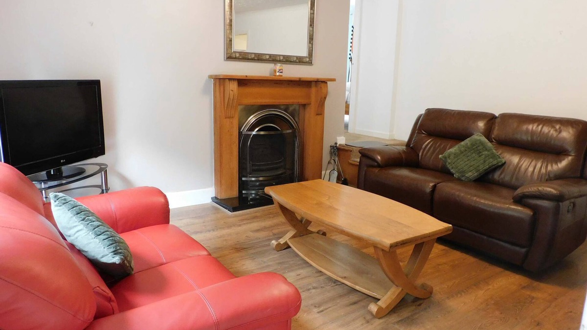 Carluke Apartment | Cosy 2 Bed Apartment in Crossford, near Lanark