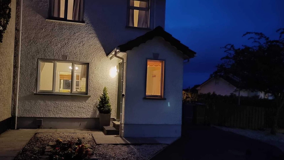 Newry House | Cosy 3 Bedroom City Centre Home With Garden