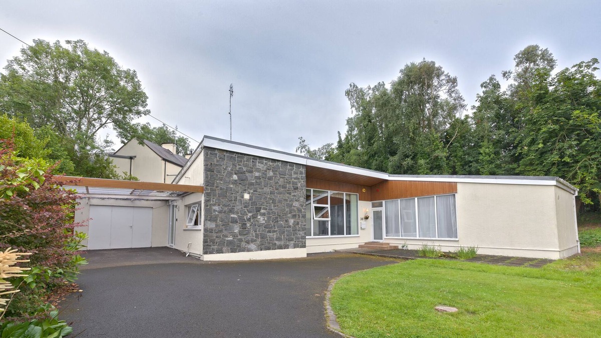 Helen's Bay House | Cosy 4BR in Helens Bay ★ 5 min walk to beach 🌊