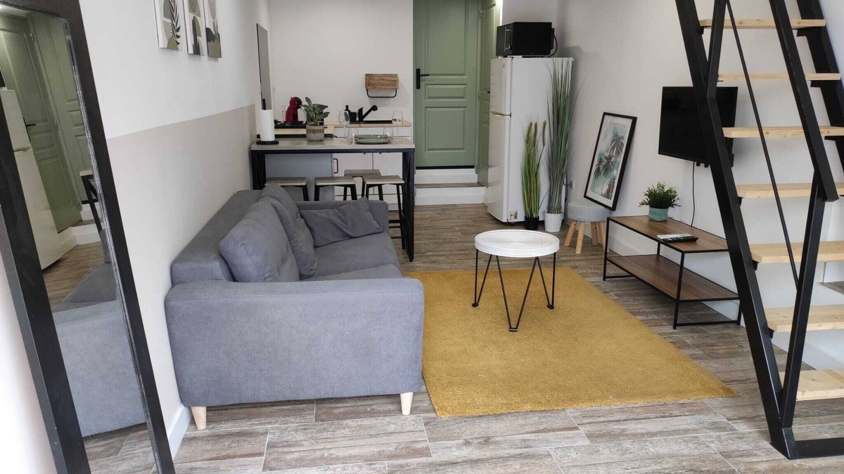 Villeneuve-les-Maguelone Apartment | Cosy apartment, 10 min from beaches and Montpellier
