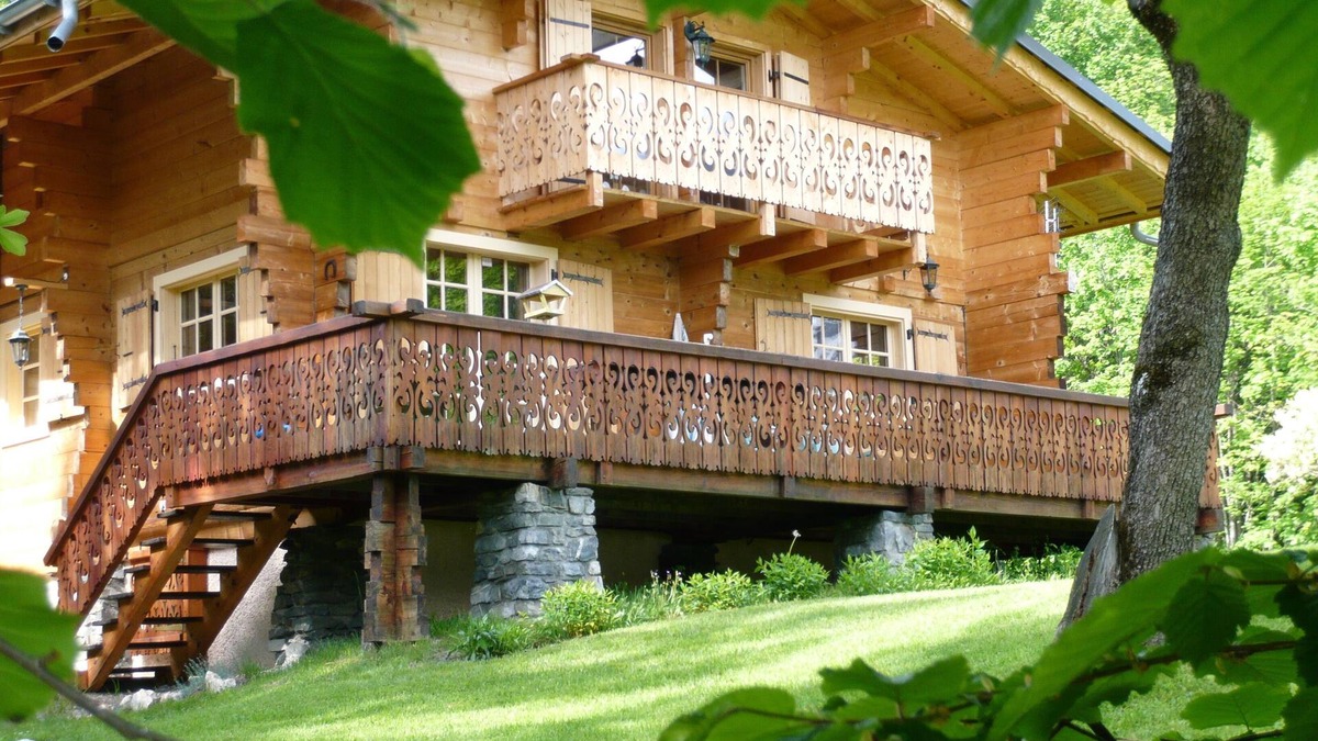 Servoz Ski Chalet | Cosy all-wood chalet, Chamonix valley, breathtaking Mont Blanc view