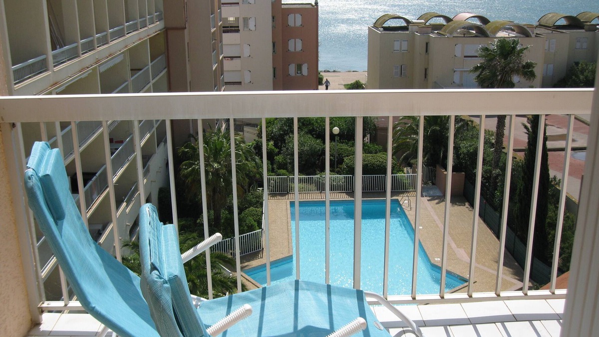 Port Rive Gauche Apartment | Cosy and clear apartment, sea view, swimming pool, 100m from the beach Grazel