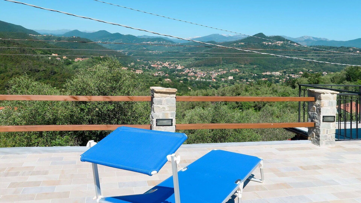 Villanova d'Albenga Apartment | Cosy apartment for 6 guests with WIFI, A/C, TV and terrace