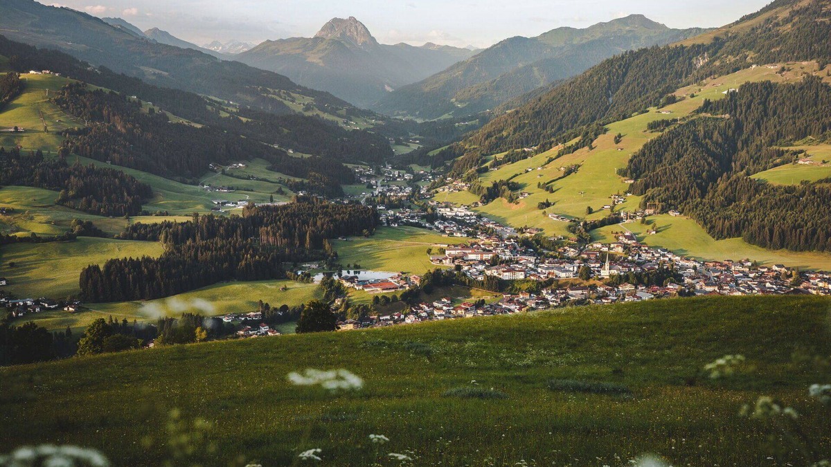 Kirchberg in Tirol Apartment | Cosy apartment for 6 people with pool, WIFI, TV and terrace