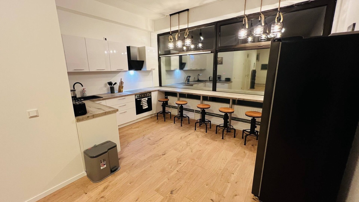 Erwitte Apartment | Cosy Apartment 6 Beds 3 Bedroom Parking Wifi