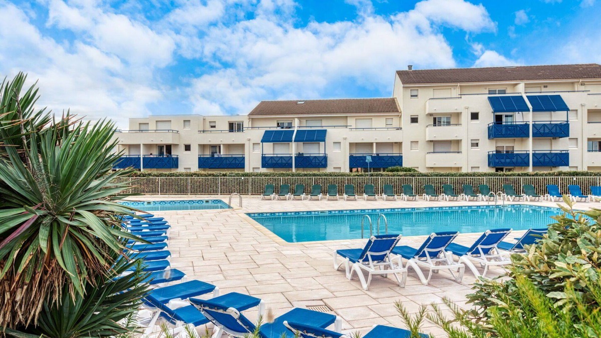 Lacanau-Ocean Apartment | Cosy apartment for 4 guests with pool, WIFI, TV, terrace and pets allowed