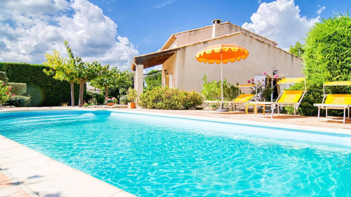 Nans-les-Pins Apartment | Cosy apartment for 8 guests with private pool, WIFI, TV and terrace