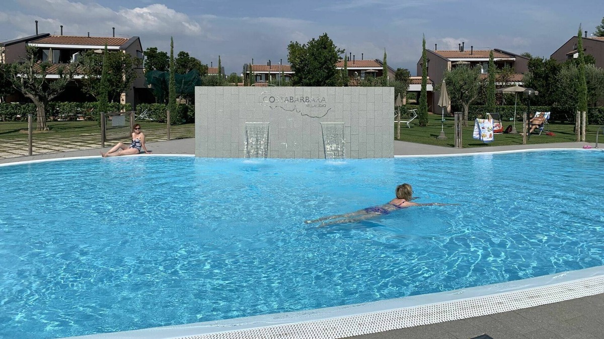 Crociale Apartment | Cosy apartment for 4 guests with pool, WIFI, A/C, TV, terrace, pets allowed and parking