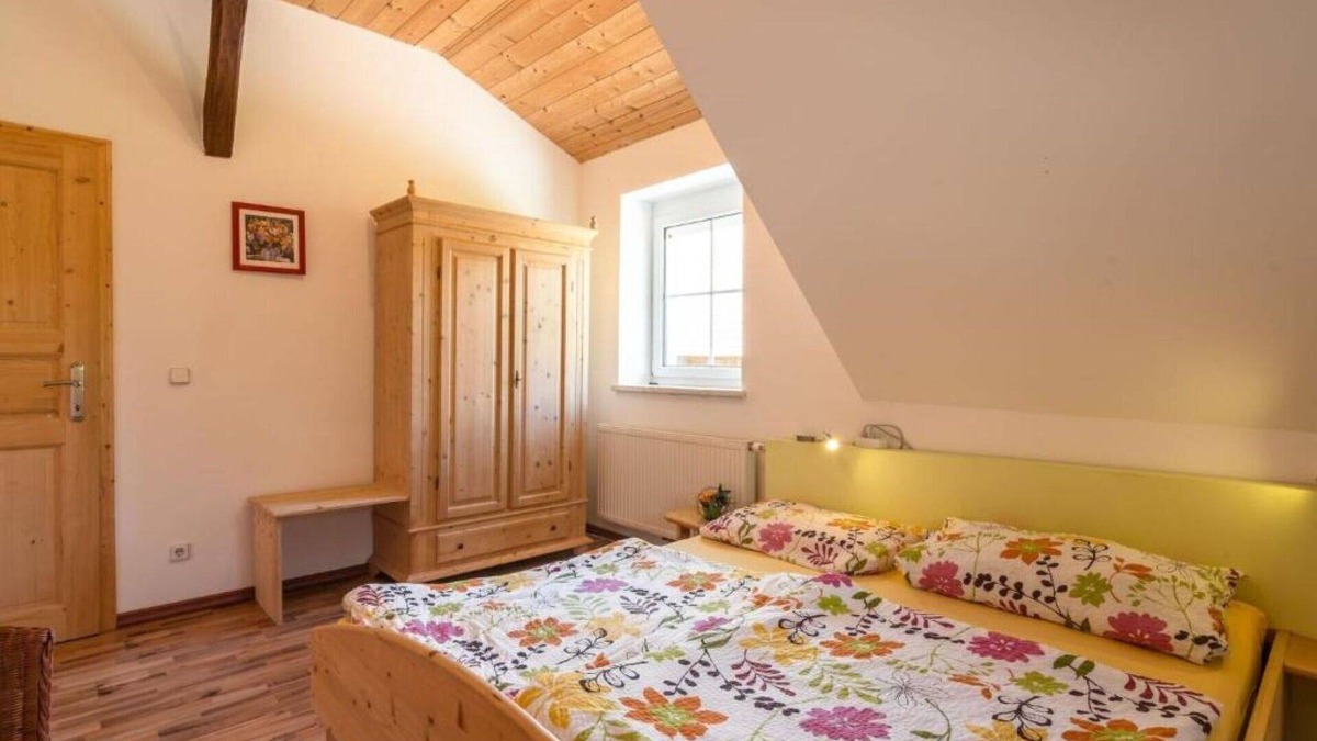 Rupertiberg Apartment | Cosy apartment for 8 people with pool, WIFI, TV, patio and pets allowed