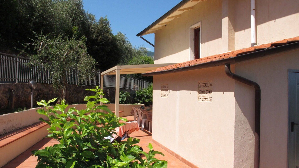 Santa Lucia Apartment | Cosy apartment for 10 guests with WIFI, TV and terrace