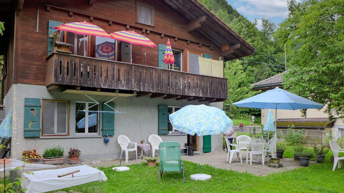 Meiringen Apartment | Cosy apartment for 2 guests with WIFI and TV