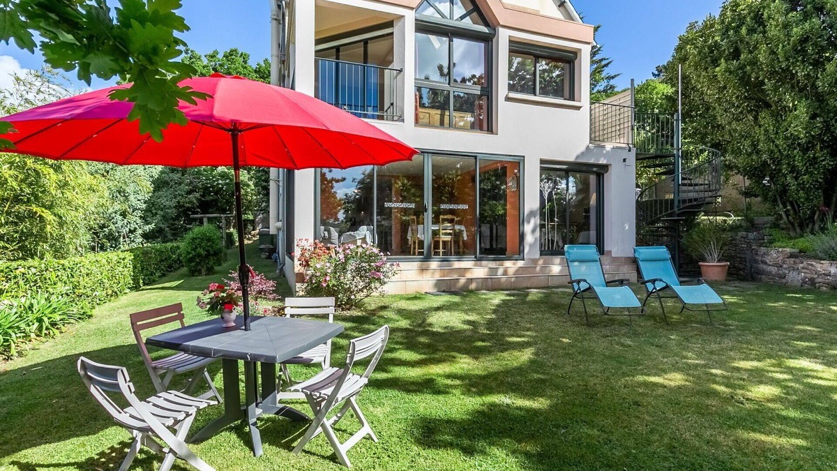 Daoulas Apartment | Cosy apartment for 2 guests with WIFI, TV and pets allowed