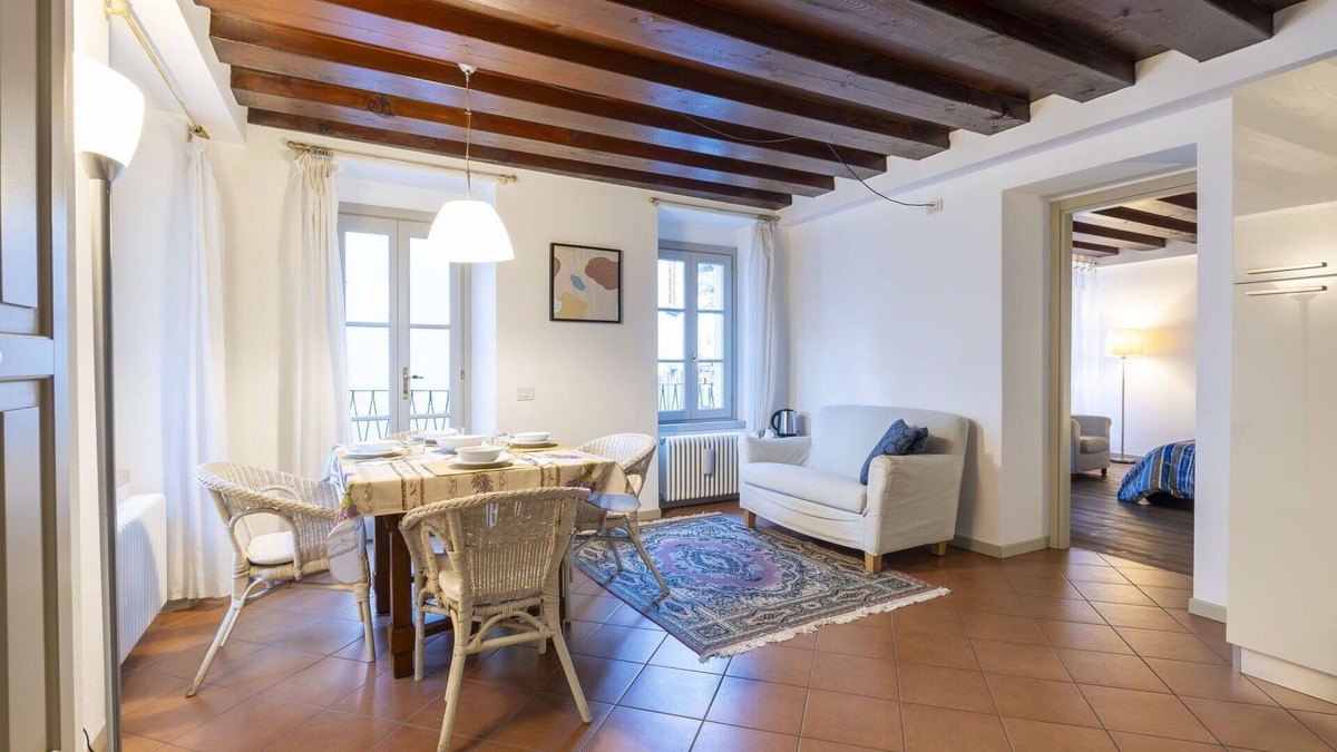 Morbegno Apartment | Cosy apartment for 2 people with WIFI, TV and balcony