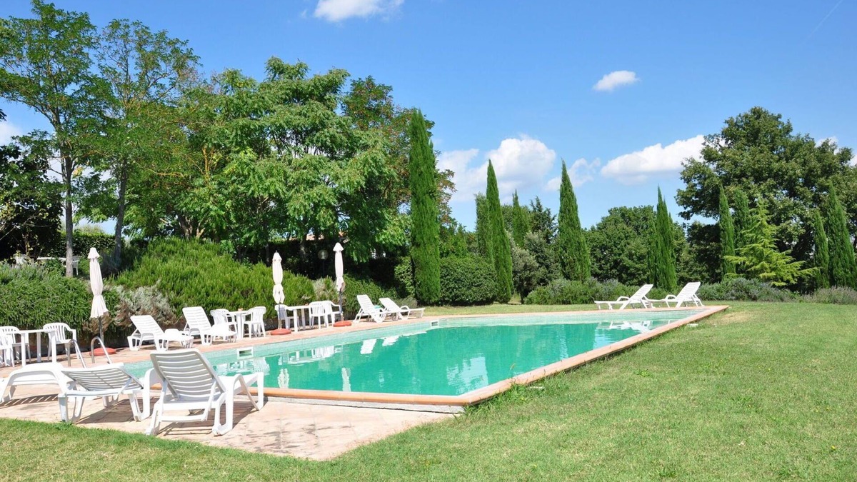 Il Poggio Apartment | Cosy apartment for 4 guests with WIFI, pool, TV, pets allowed and panoramic view