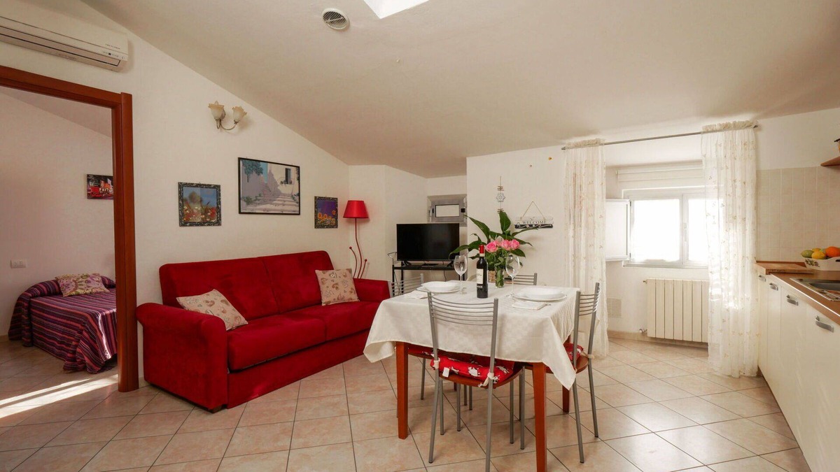 Follonica Apartment | Cosy apartment for 4 guests with WIFI, A/C, TV and pets allowed