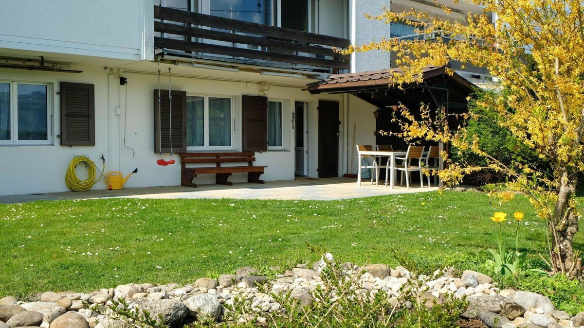 Gwatt Apartment | Cosy apartment for 4 people with WIFI, TV and balcony