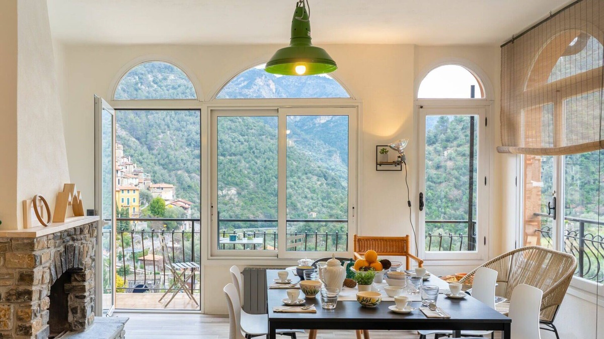 Airole Apartment | Cosy apartment for 5 guests with WIFI, balcony and panoramic view