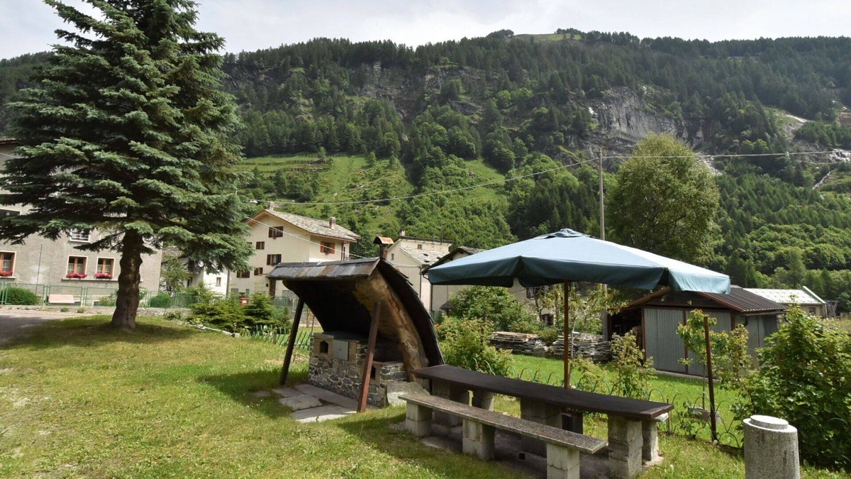 Isola Apartment | Cosy apartment for 5 guests with WIFI, TV, terrace and pets allowed