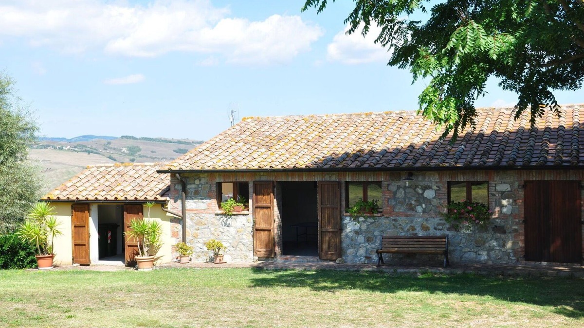 Il Poggio Apartment | Cosy apartment for 6 guests with WIFI, pool, TV, pets allowed and panoramic view