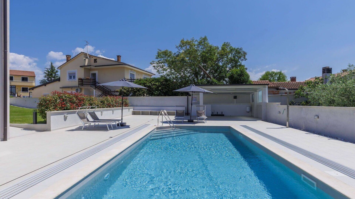 Murine Apartment | Cosy apartment for 6 guests with pool, A/C, WIFI, TV and terrace