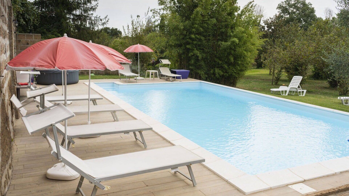 Corchiano Apartment | Cosy apartment for 9 people with pool, WIFI, TV and pets allowed