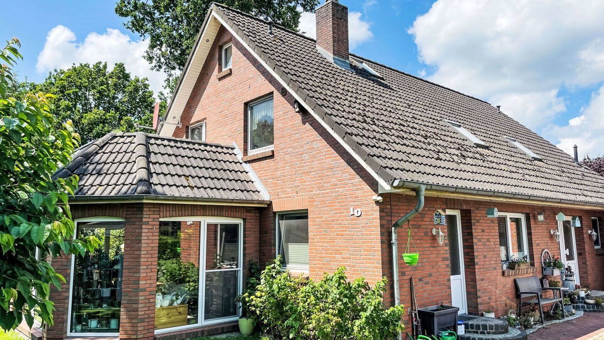 Wanna Apartment | Cosy apartment for 3 people with WIFI, hot tub, TV, balcony and panoramic view