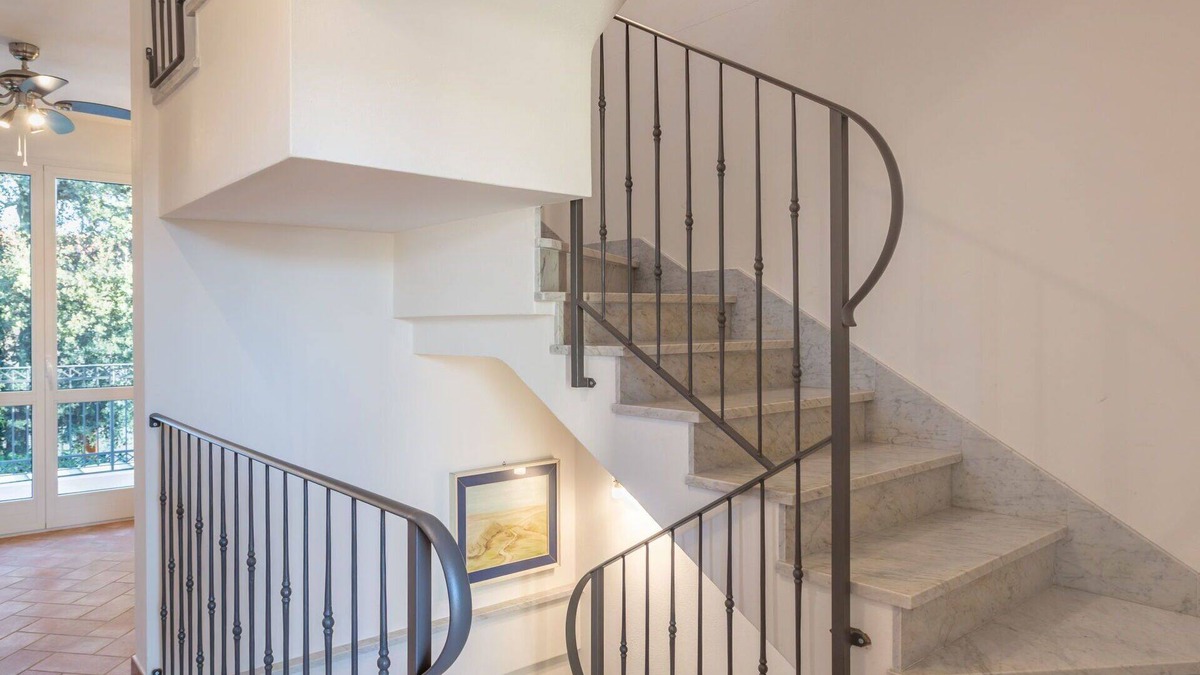 Marina di Pietrasanta Apartment | Cosy apartment for 6 people with TV, balcony and pets allowed