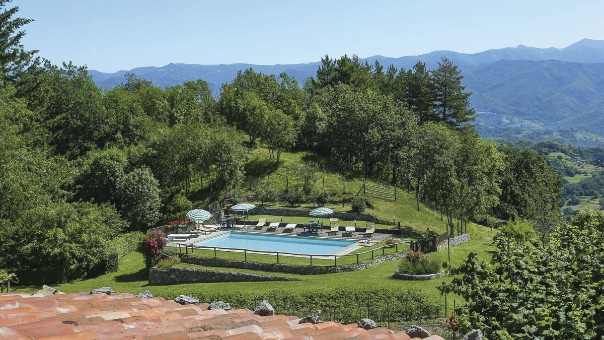 Molazzana Villa | Cosy apartment in villa for 6 people with pool, WIFI, TV and patio