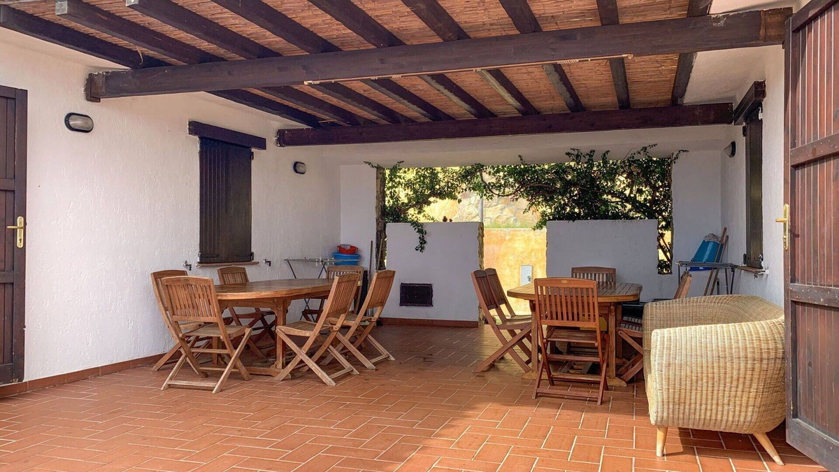 Sant'Elmo House | Cosy apartment in villa for 10 people with A/C, TV, terrace and pets allowed