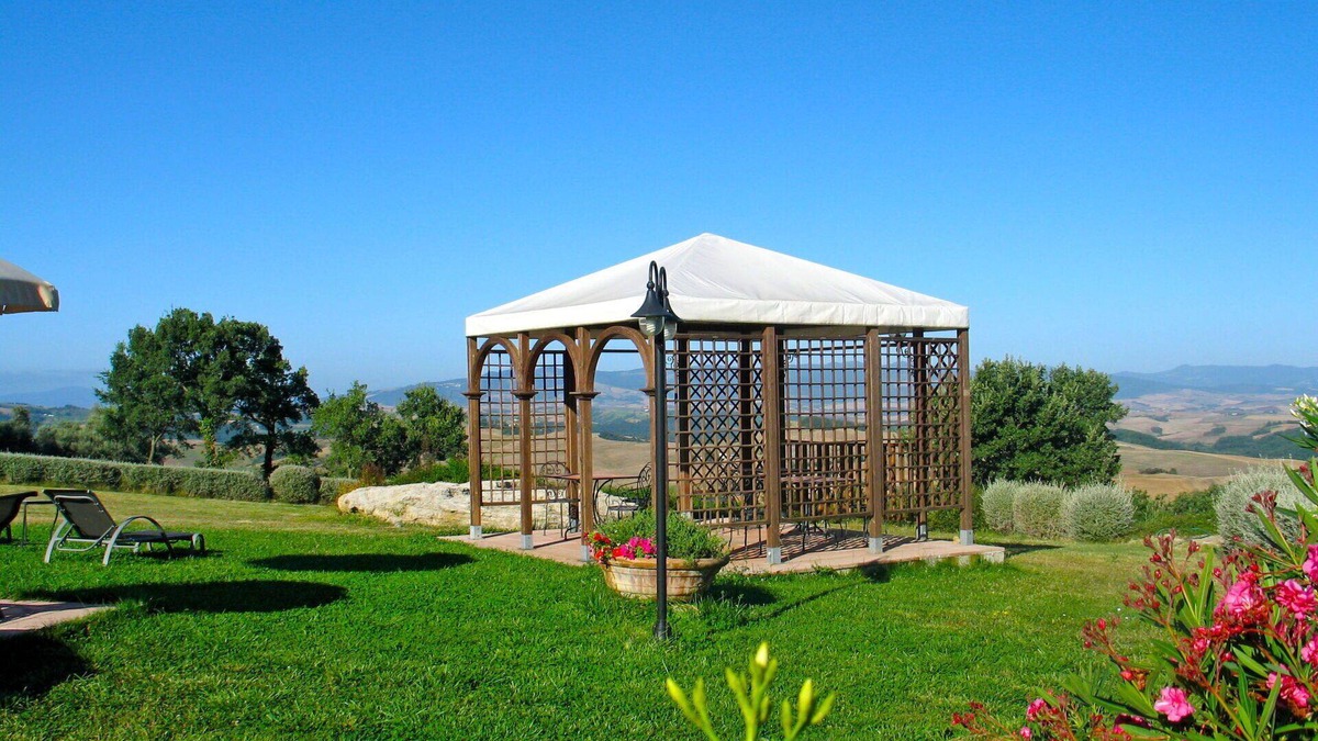 Gambassi Terme Villa | Cosy apartment in villa with pool, WIFI, A/C, TV, terrace and panoramic view, close to San Gimig.