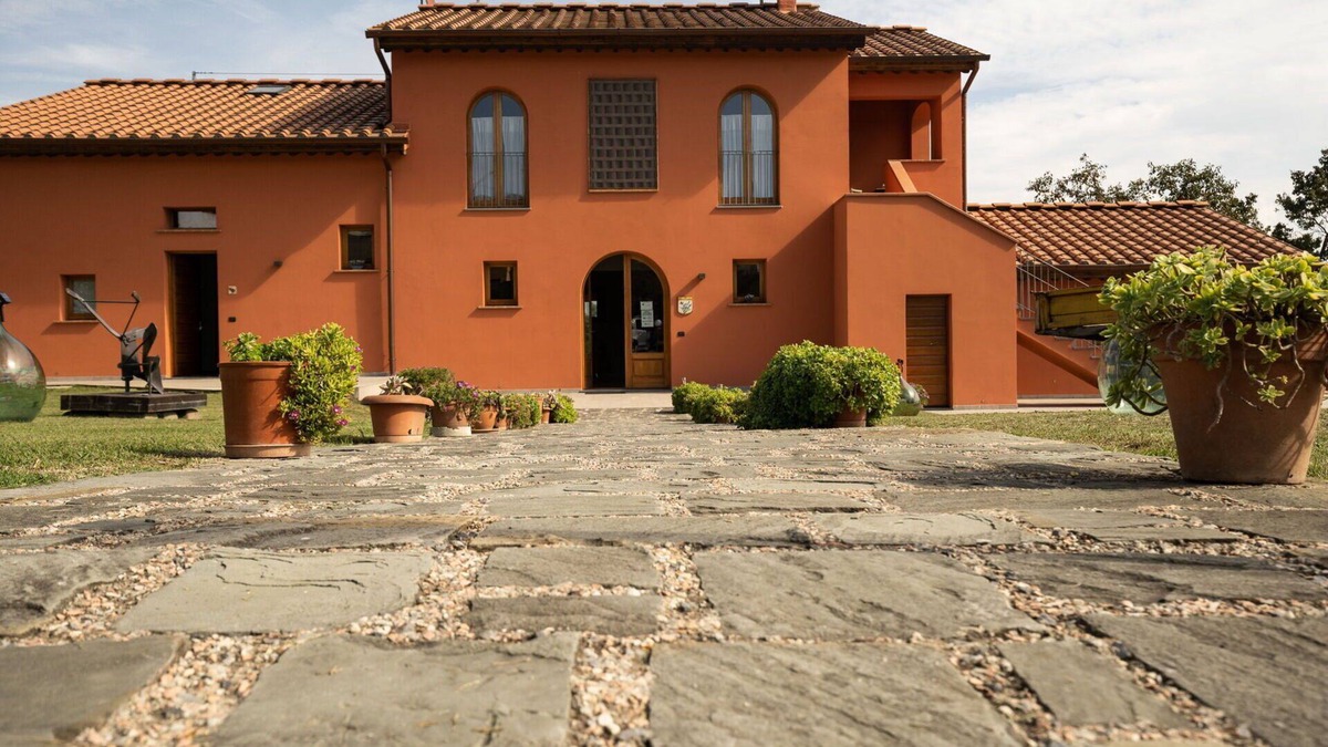 Larciano House | Cosy apartment in villa for 4 people with pool, WIFI, hot tub, A/C, TV and panoramic view