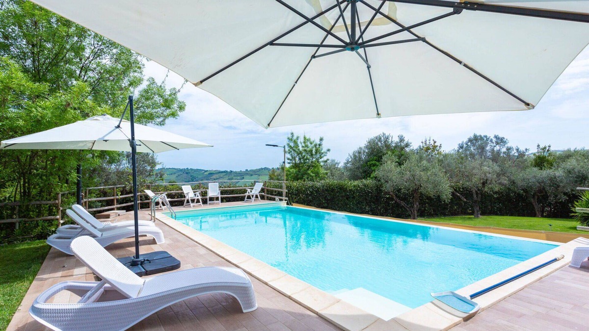 Casalbordino House | Cosy apartment in villa for 6 people with pool, WIFI, TV and terrace
