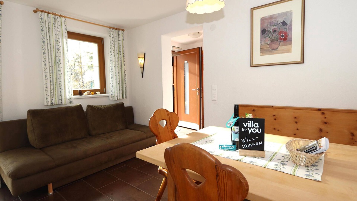 Fendels Apartment | Cosy apartment near ski lift in Fendels