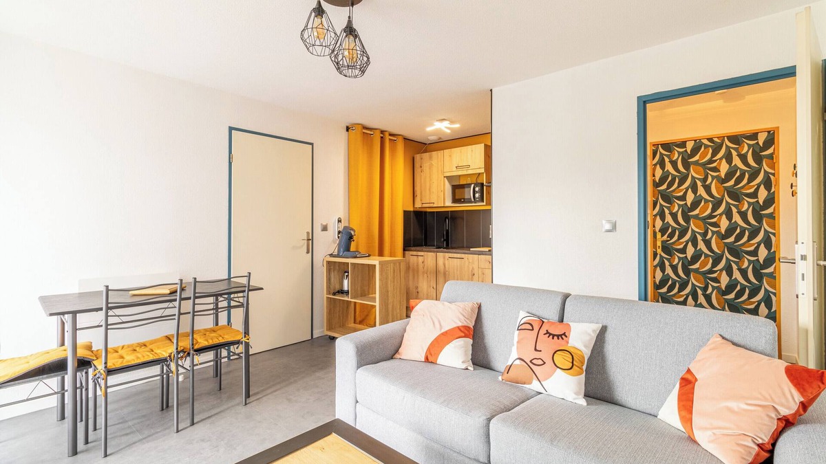 Lalande-Grand Selve Apartment | Cosy apartment with pool