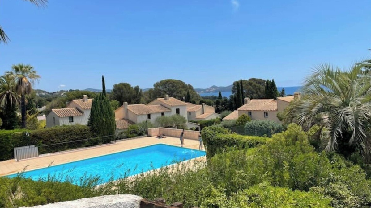 La Ciotat Apartment | Cosy apartment with sea view and swimming pool