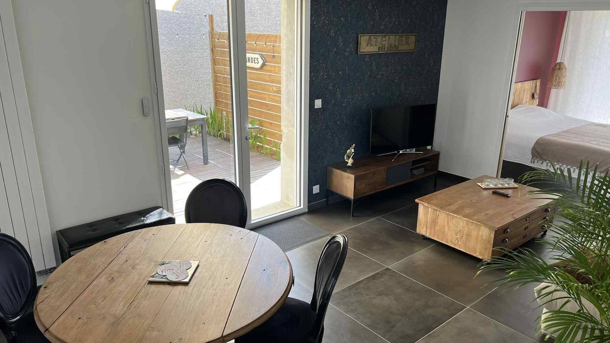 Grezieu-la-Varenne Apartment | Cosy apartment with terrace, garden and parking, 15 km from Lyon