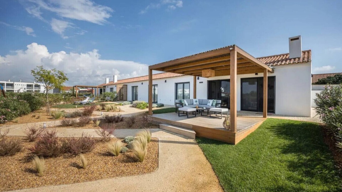 Rogil House | Cosy & Calm Rosemary Retreat in Rogil