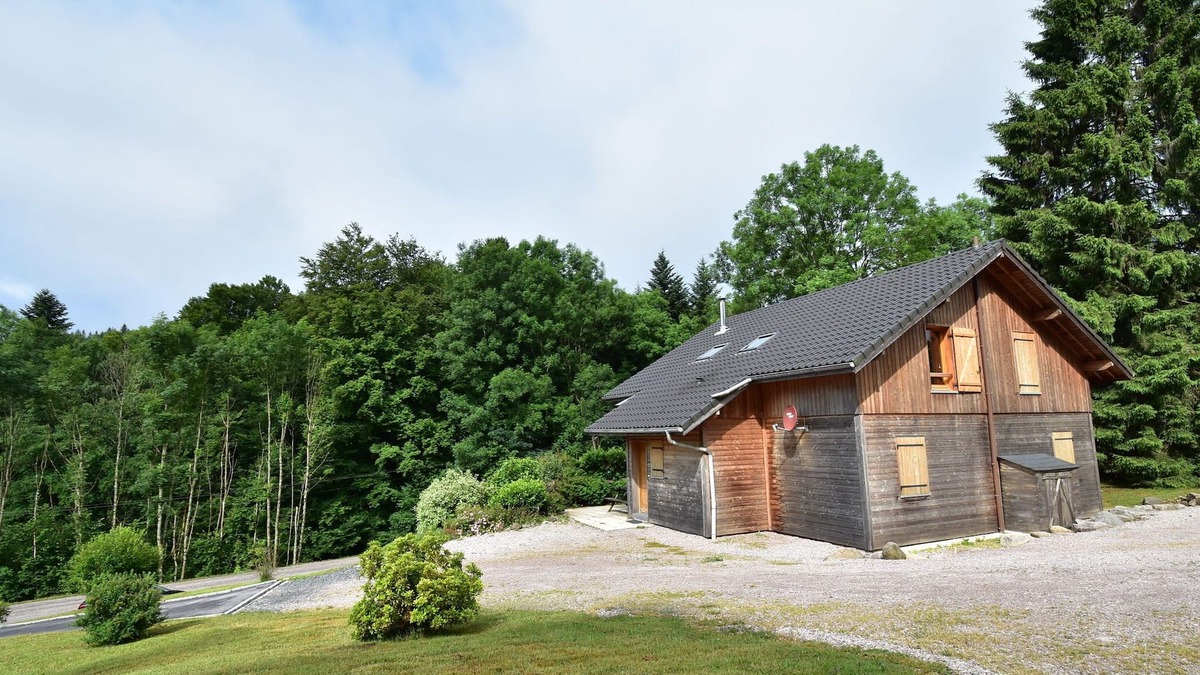 Liezey Ski Chalet | Cosy chalet in Liézey with countryside views