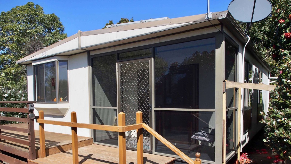 Beauty Point Cottage | Cosy, comfortable retro cottage