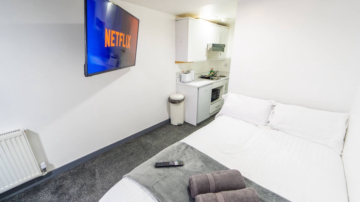 Selly Oak Apartment | Cosy Compact Ground Floor Studio near City!